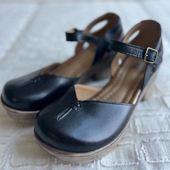 JAFA Shoes - JAFA 702 Platform Mary Jane Made In Israel Color:Black Woman’s Size EU37/US7.5